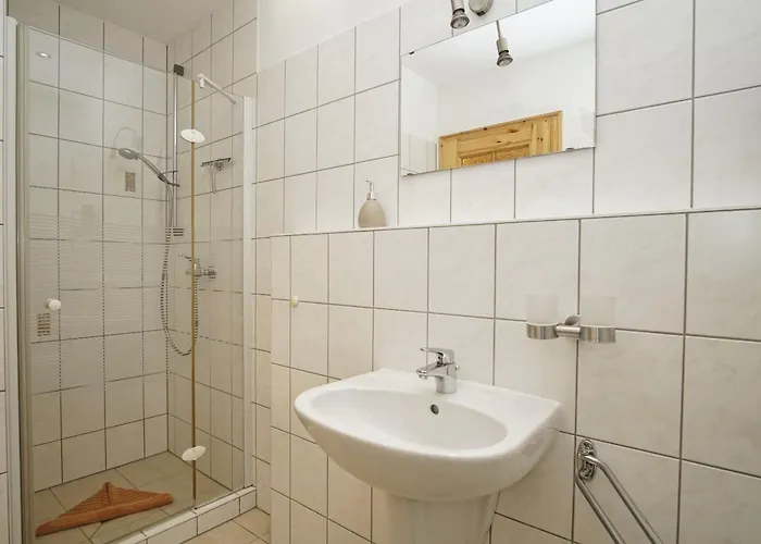 Hotel 02 Inklusive Fruehstueck Vom Bueffet Ralswiek
